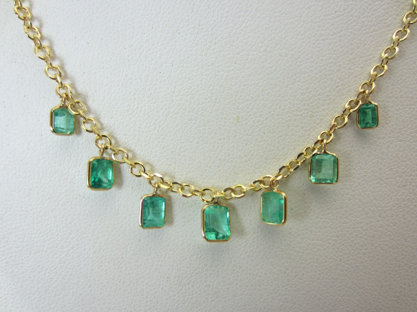 New 14k Yellow Gold Colombian Emerald Necklace 3.08 ct TW