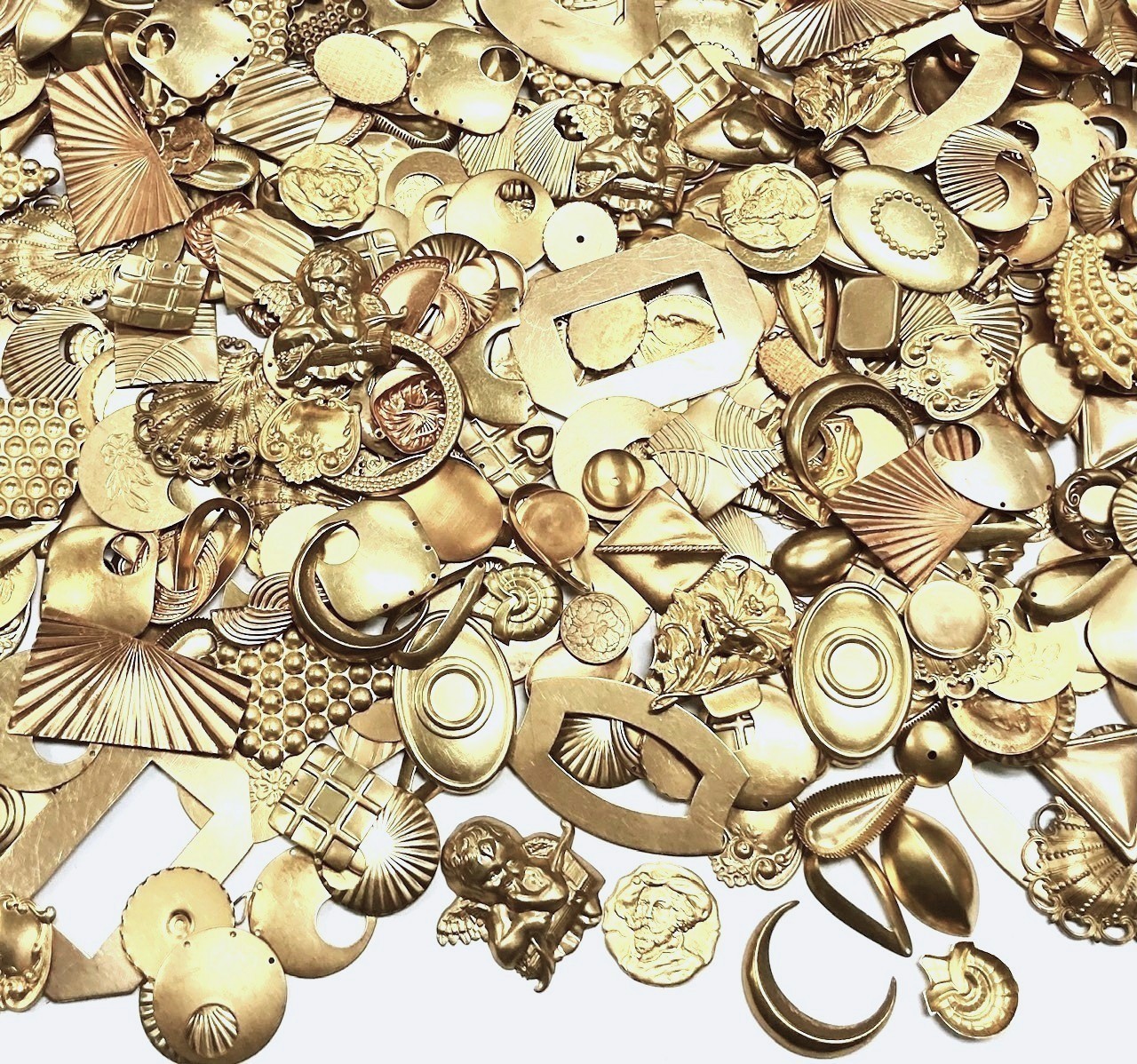 1/2 POUND VINTAGE ASSORTED SOLID BRASS STAMPINGS, FINDINGS & SETTINGS LOT 1652
