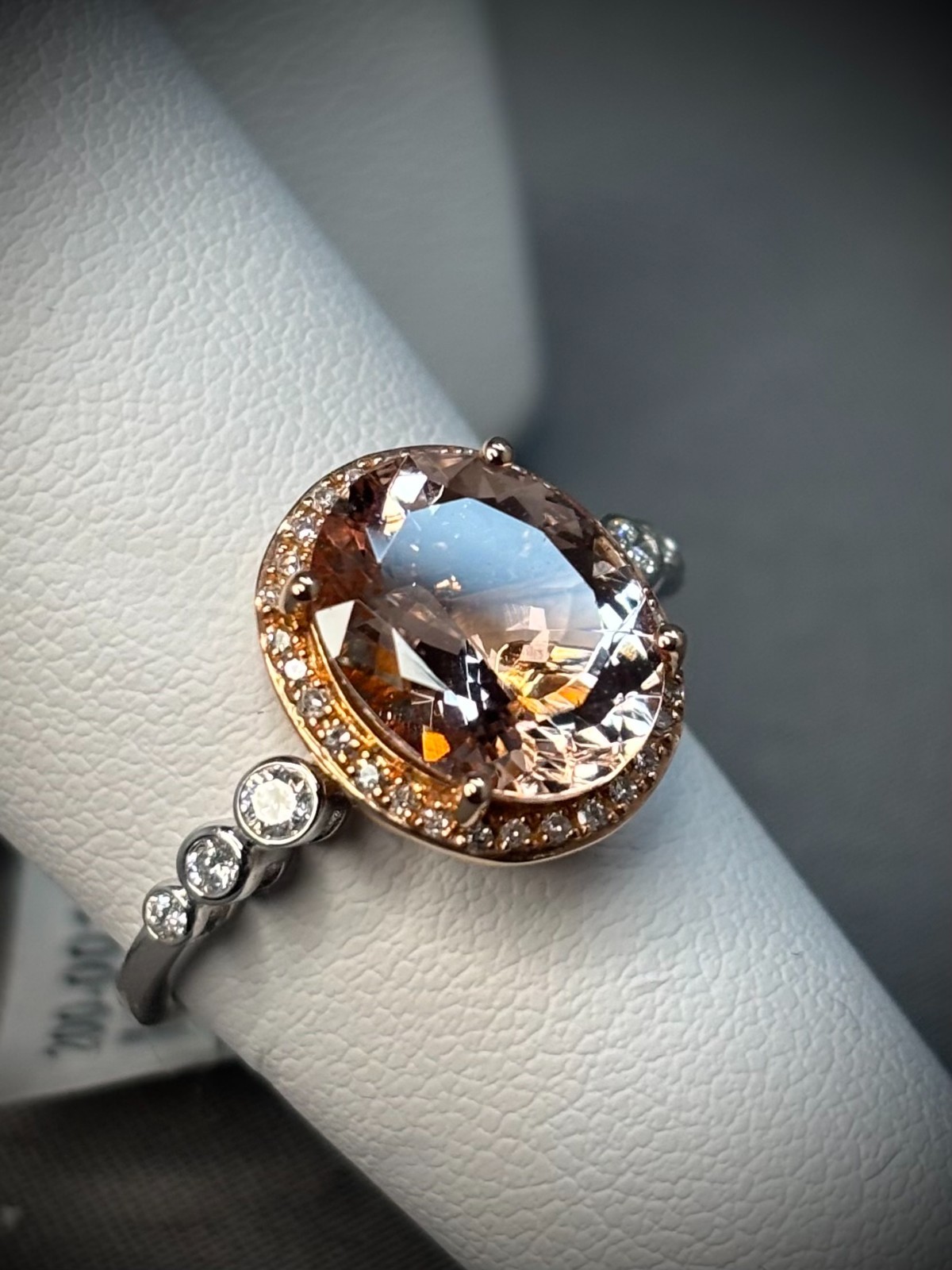 Effy 14K Gold Morganite Diamond Ring 3.20CT Morganite .27CTW Diamond SIZE 7