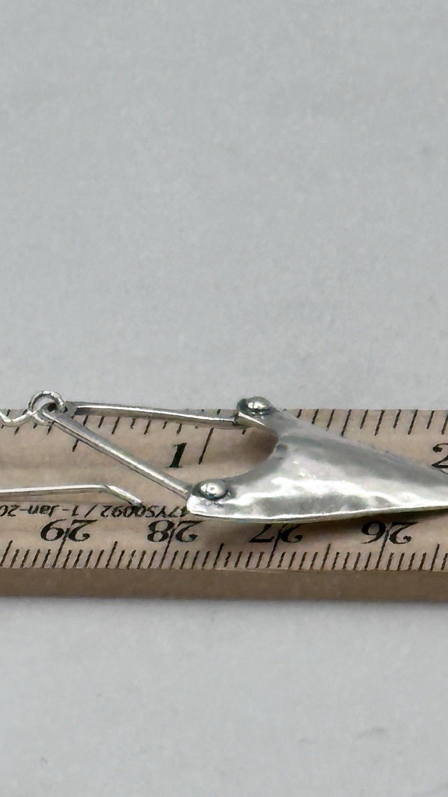 Silpada 925 Sterling Silver Hammered Arrowhead Shield Drop Earrings Thailan