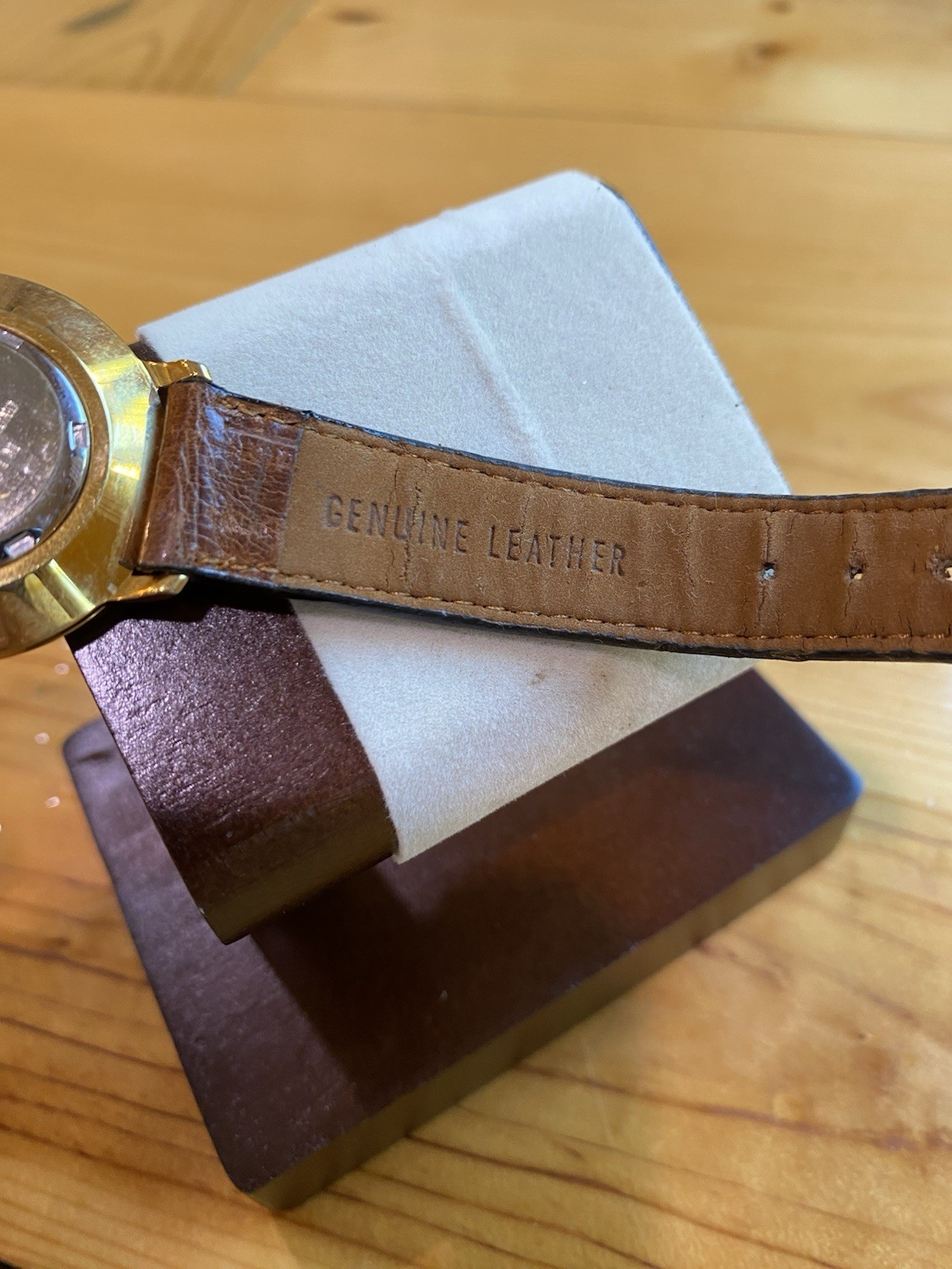 LE CHATEAU Genuine Diamond 18K Gold Plated 2011 watch w leather band