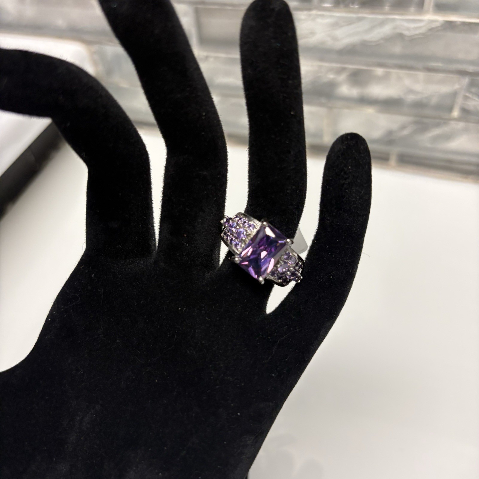 Purple Faux Amethyst Emerald Cut Cocktail Ring Silver Tone Ring. Size 8.5. NWT