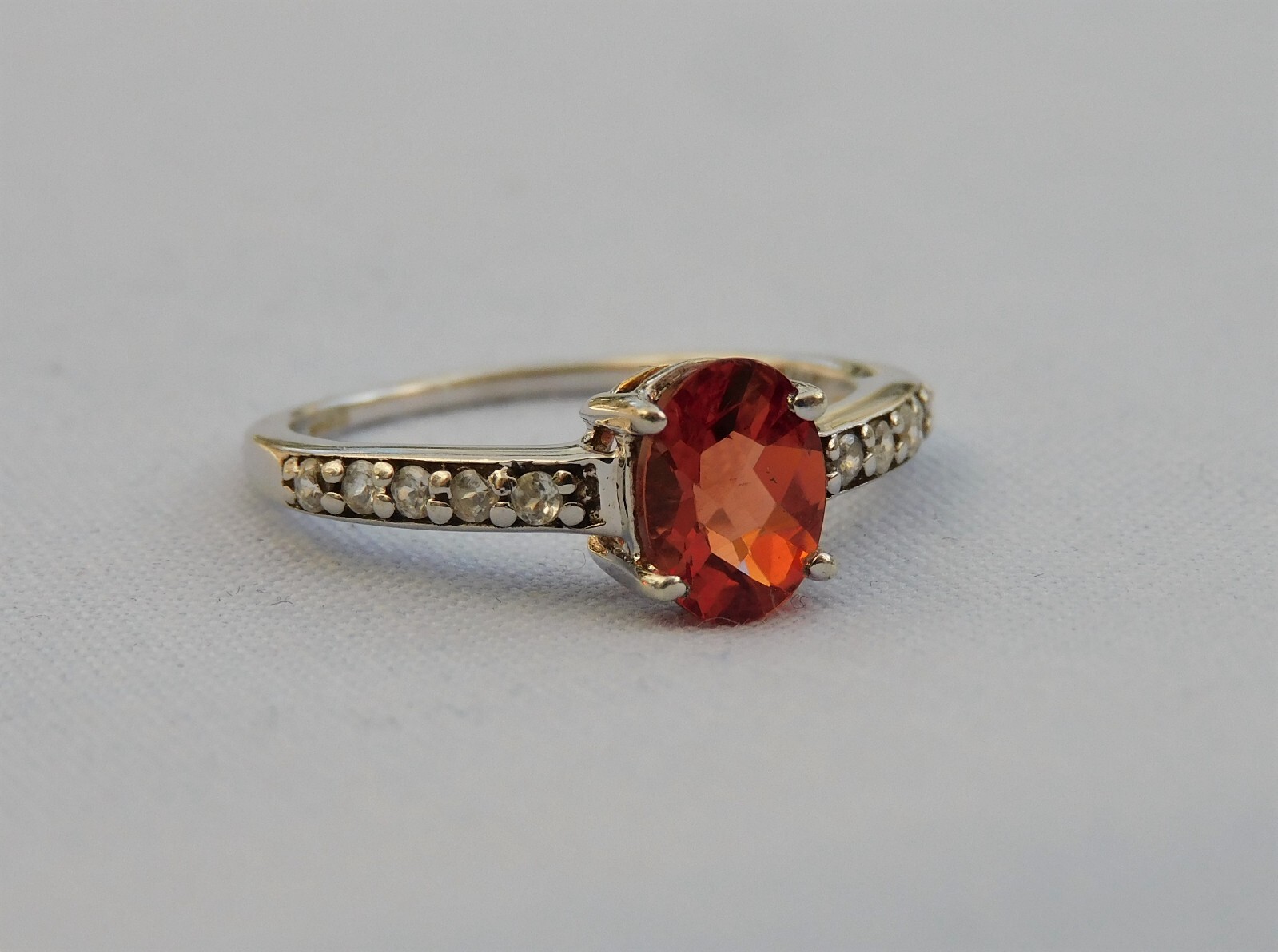 GEMPORIA TGGC CR 9CT WHITE GOLD 1ct RED ANDESINE WHITE TOPAZ RING 2g SIZE N 1/2