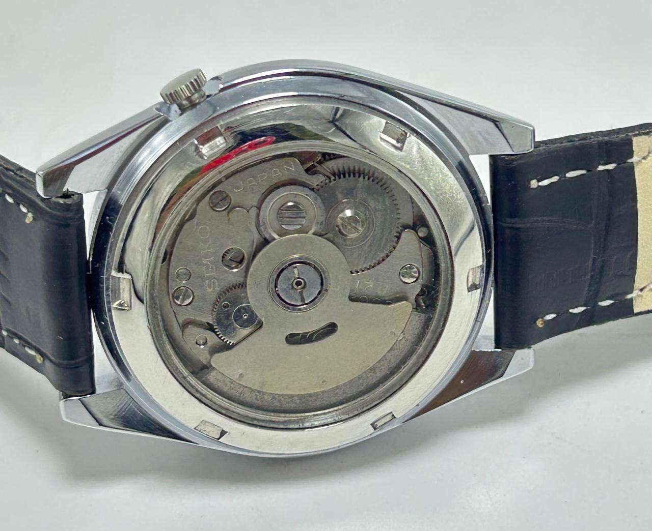 Vintage Seiko 5 Black Dial Day Date Automatic Japan Movement No.7009A Men Watch