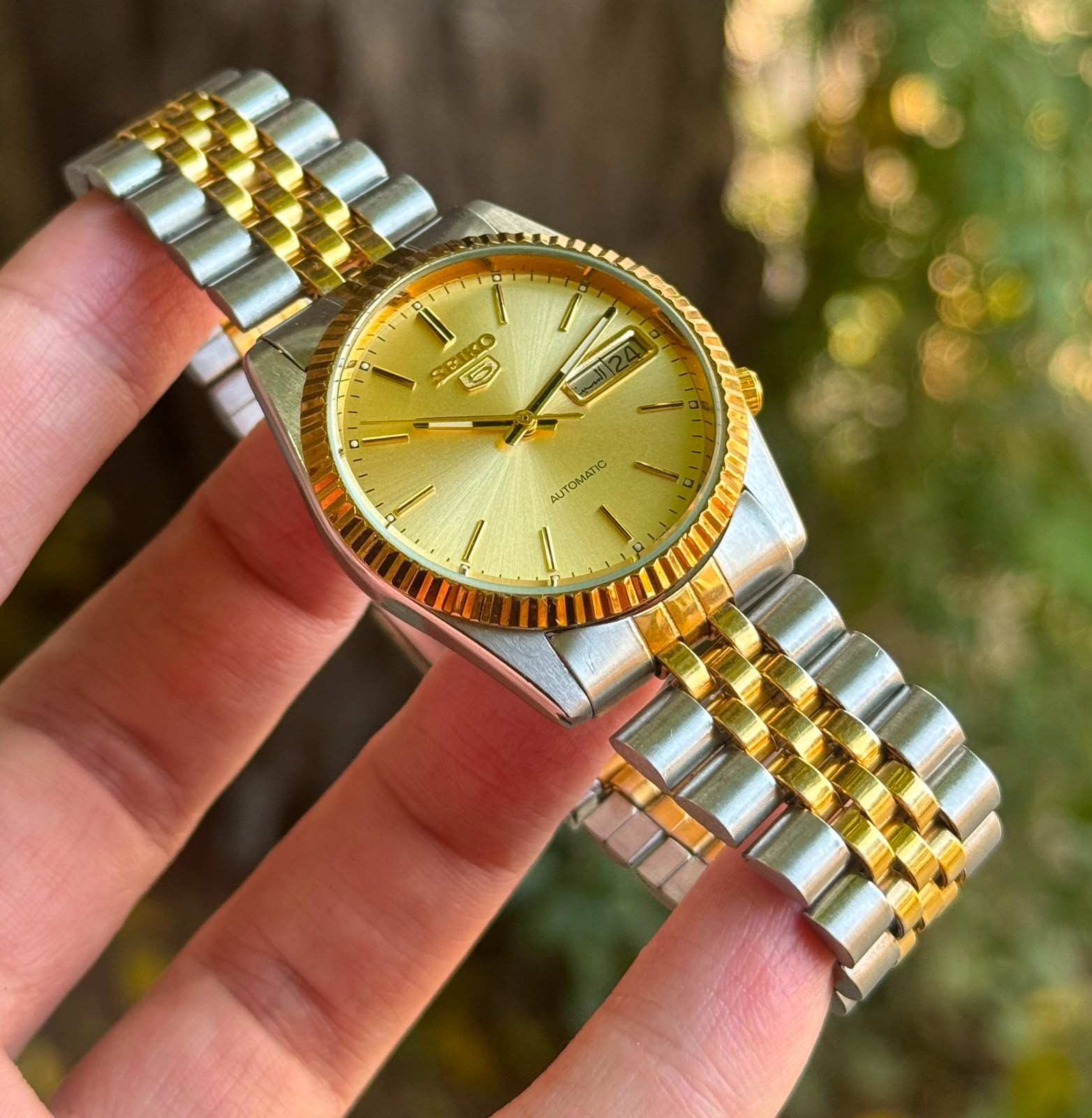 Seiko 5 Automatic 7009 Two Tone Fluted Bezel Men’s Wrist Watch Day Date Japan