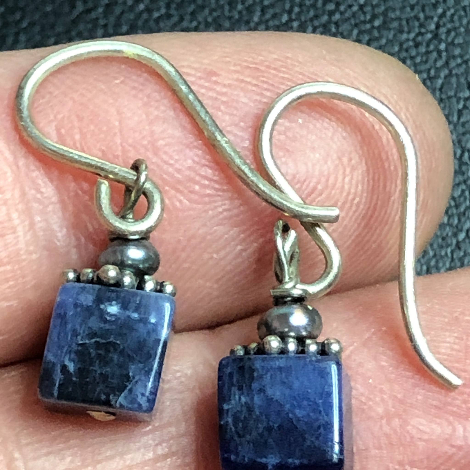 5017 Sterling silver 925 sodalite pearl dangle drop earrings 2 gram