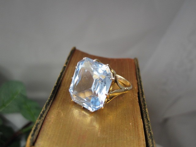 Art Deco Era Large Spinel Gemstone Antique Ring Size 8, in 9kt Yellow Gold