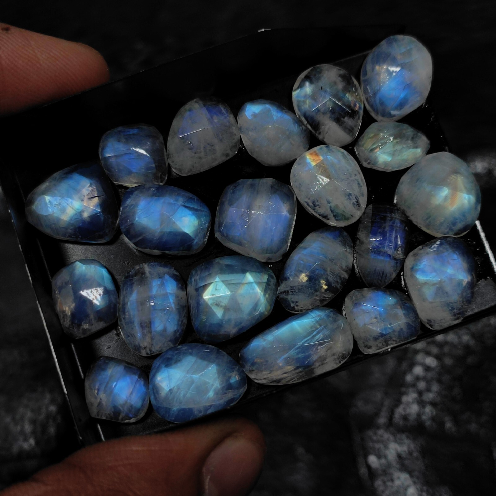 100 % Lovely Natural Blue Shine Faceted Rainbow Moonstone Loose Gemstone Lot