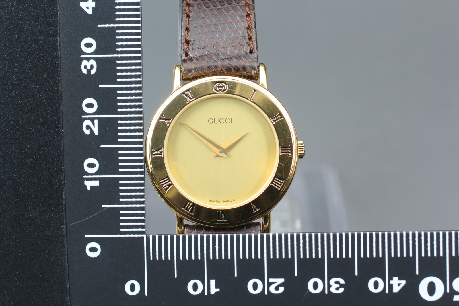 [Near MINT] GUCCI 3000.2.L 26mm Gold Dial Roman Quartz Women’s Watch From Japan