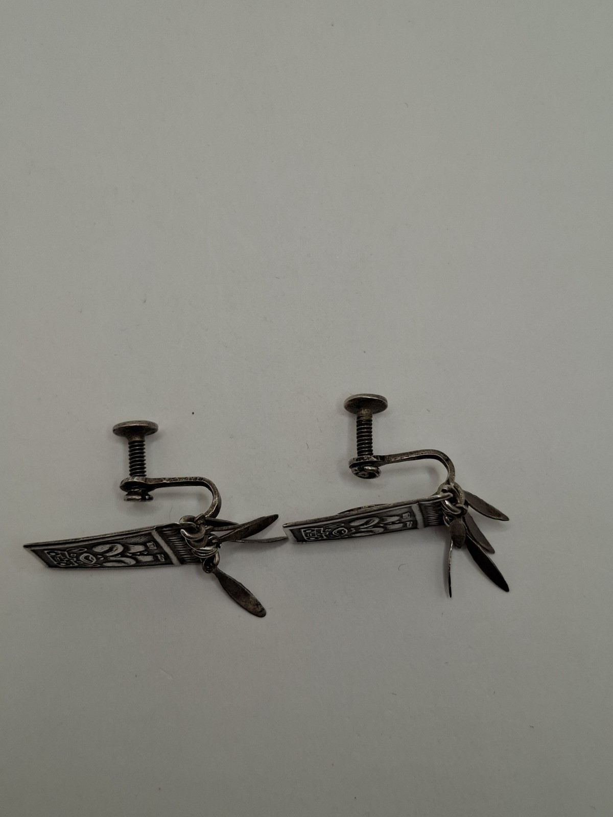 Vintage Silver Peruvian Tumi Screw Back Earrings 900 Silver Dangle Fringe