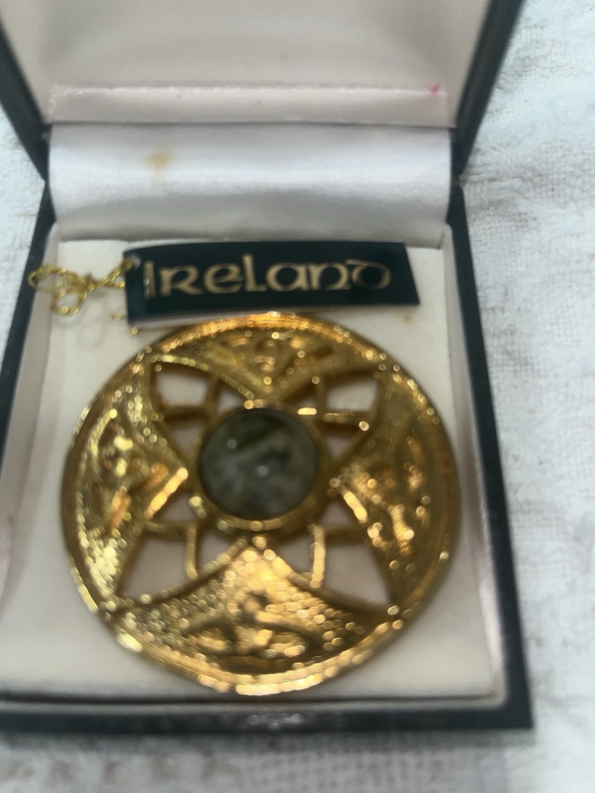 Ireland Connemara Marble Gold Finished Round Brooch Pin Bezel Set Green Gray