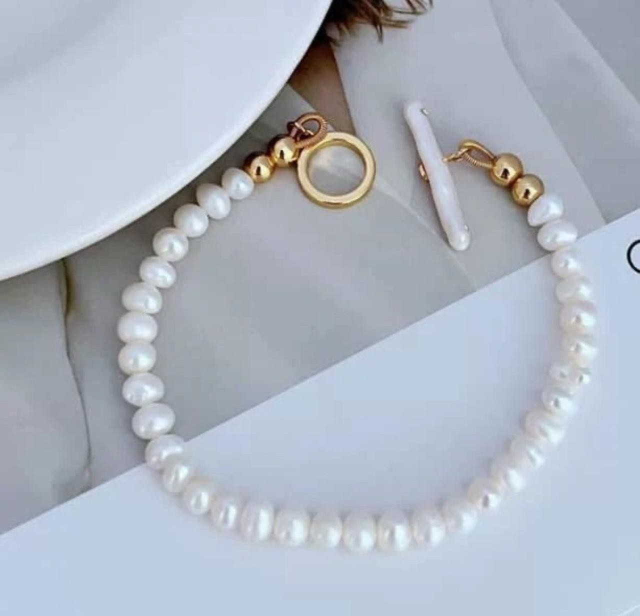 New Tory Logo Pearl Bracelet with Jewelry Pouch Size: 20.5cm