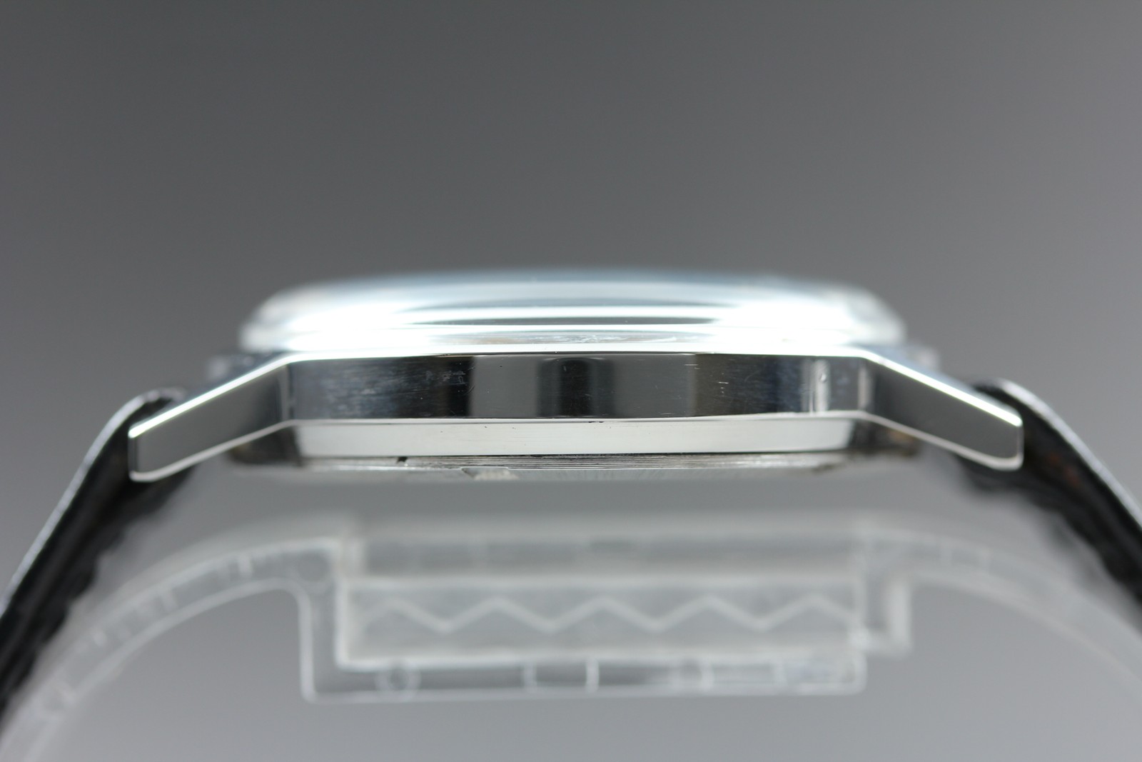 [Near MINT / Box] OMEGA Geneve Cal.613 Manual Winding Date Men’s From JAPAN