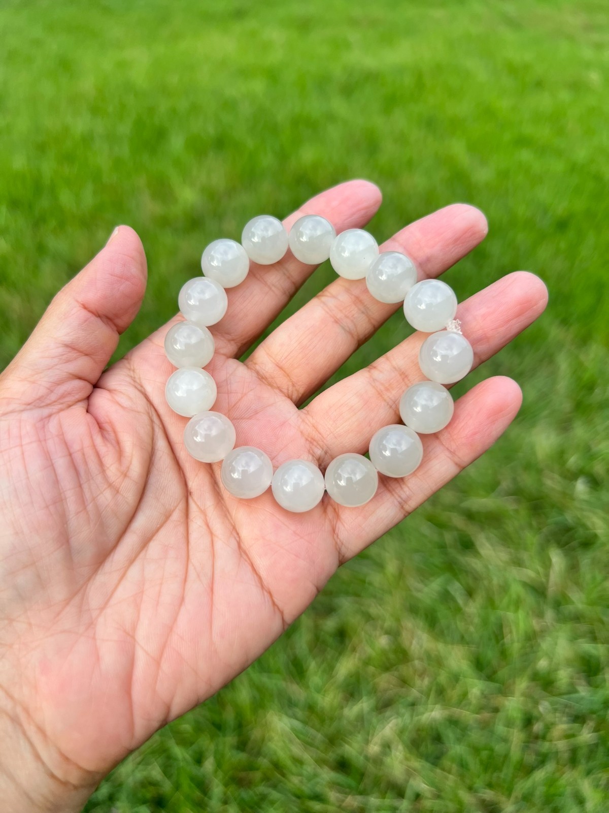 High-Quality Translucent Nephrite Jade 11.8mm Bead Bracelet H320
