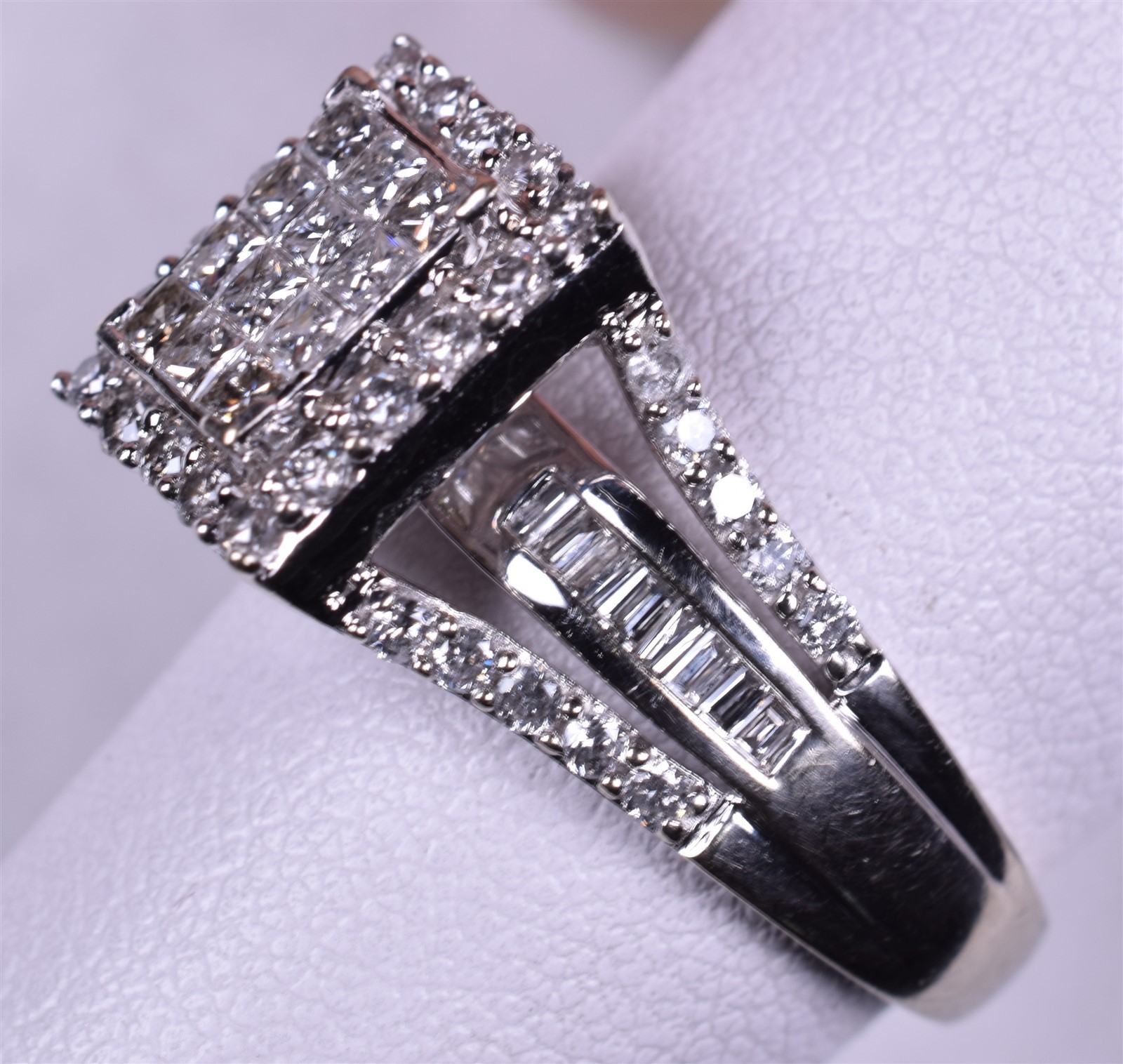 10K Diamond Illusion Ring Size 6.5 Approximately 1CT T.W. Princess Round Halo