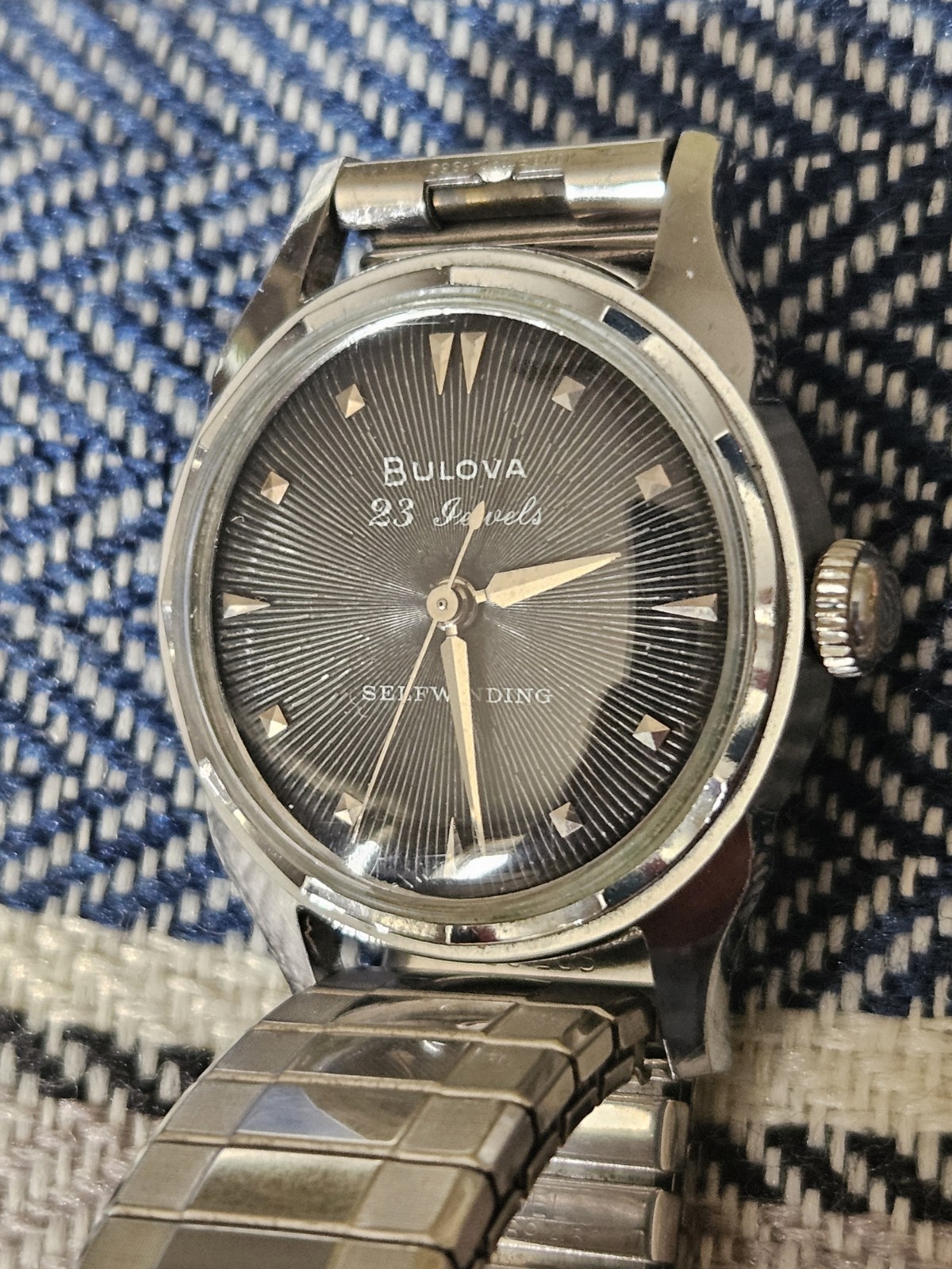 VINTAGE Bulova mens watch 23 Jewels
