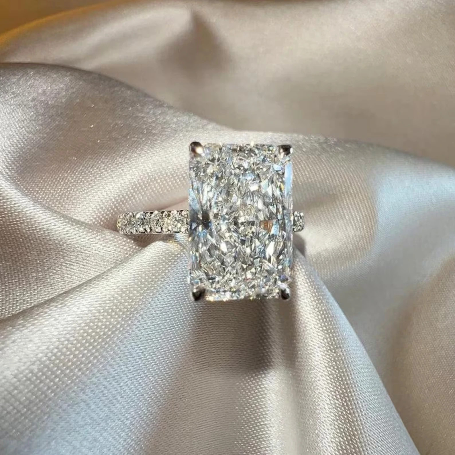 5.30CT Radiant Cut Lab-Grown/CVD Diamond Women’s Engagement Ring 14K White Gold