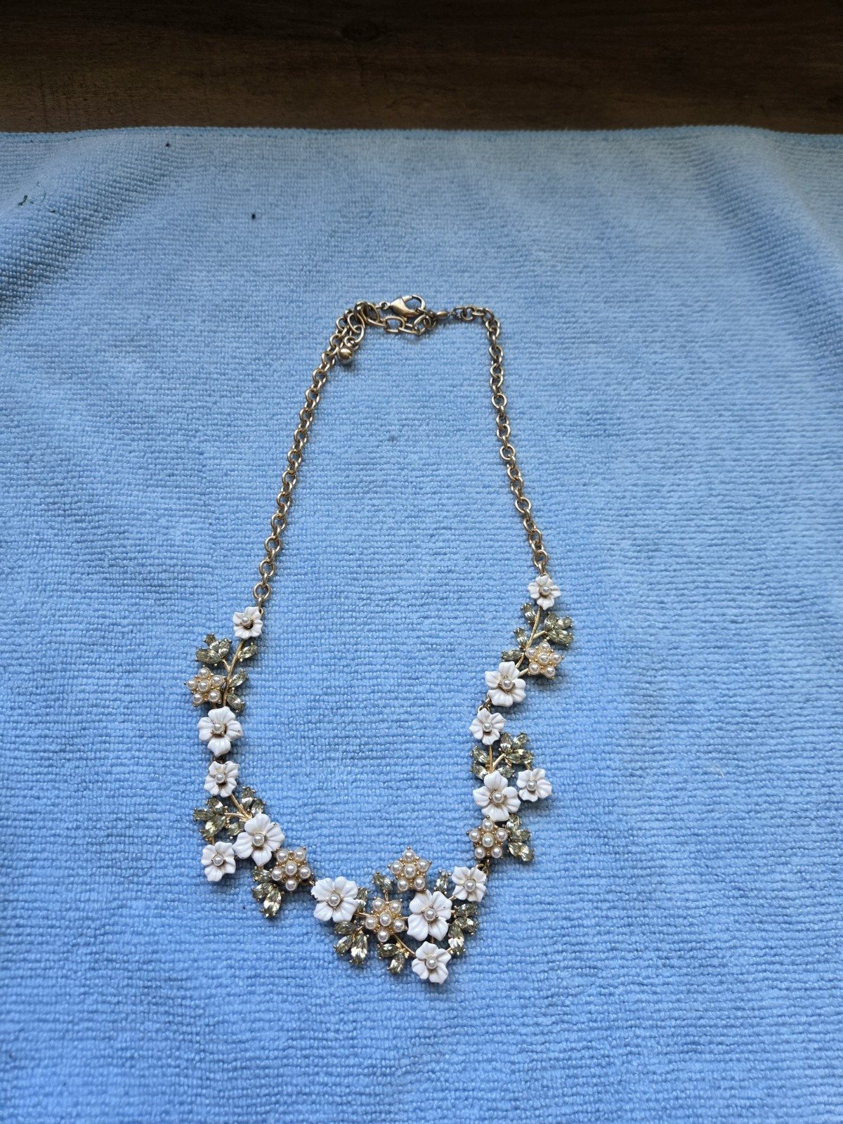 Gold-colored costume jewelry lot, 1,392.1 grams
