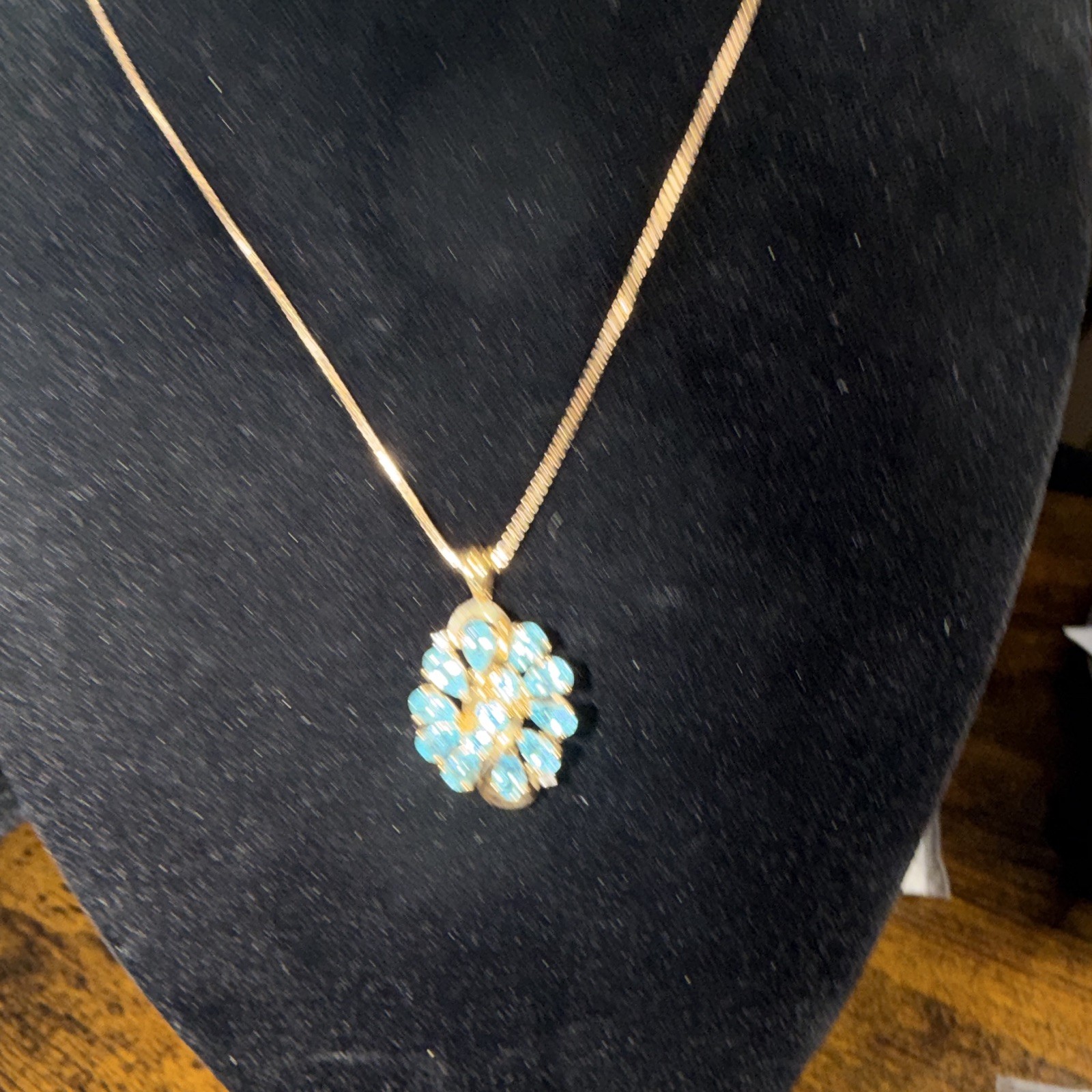 10k gold 2.37 CT Apatite & diamonds Pendant