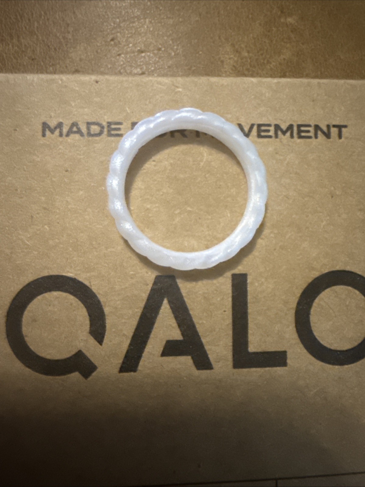 NEW QALO Pearl White Silicone Ring Stackable Twist Band Women’s Size 6