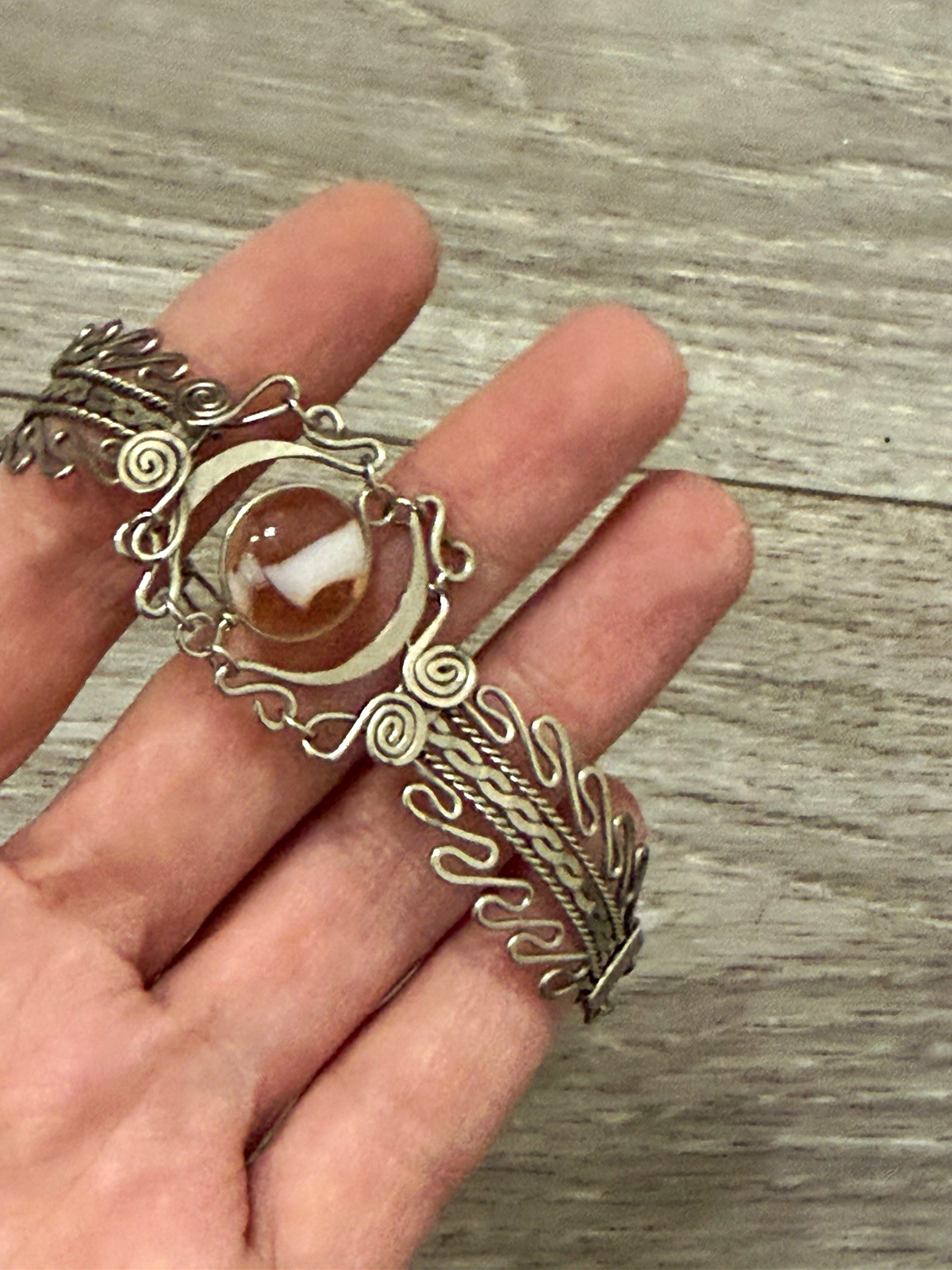 Silver Tone Wire Wrap Cable Chain Bracelet Round Brown & White Stone, 7in