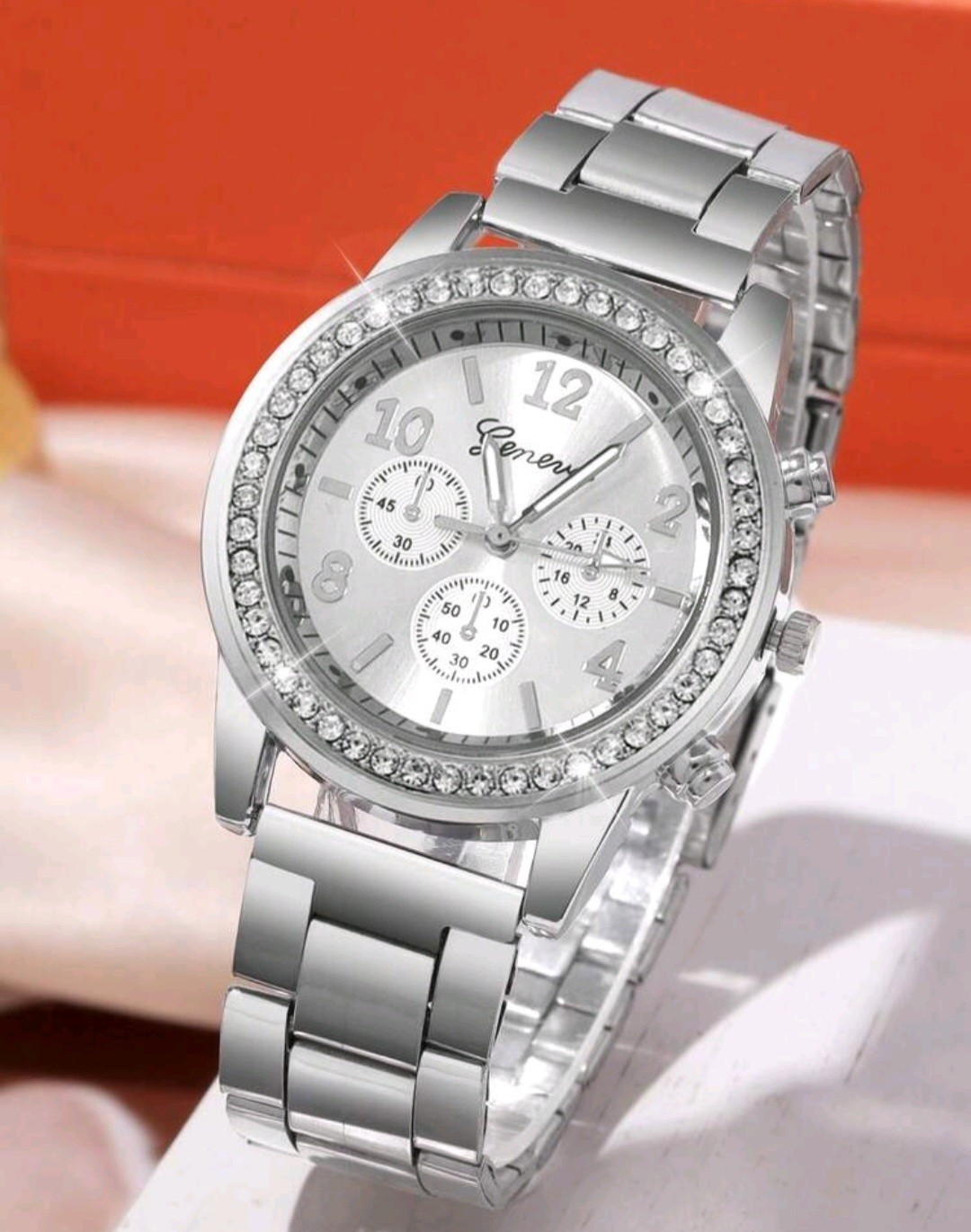 CLASSIC LUXURY WOMANS BEZEL SET RHINESTONE QUARTZ OVERSIZED NUMBERS WATCH