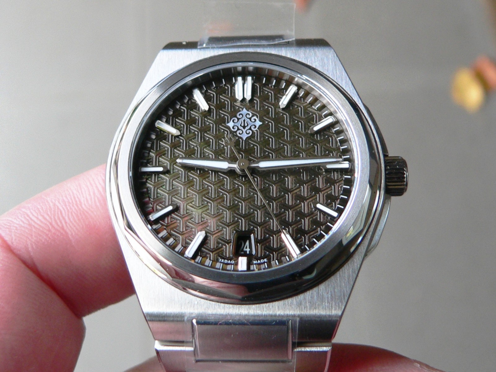 New IXDAO Warrior watch, mother of pearl dial, Miyota 9015 automatic, sapphire
