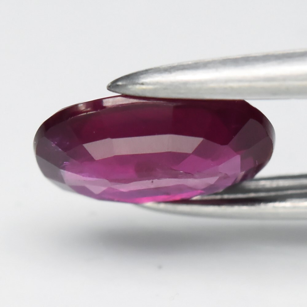 💎 0.78ct 7x5mm Oval Purplish Red Ruby – Unheated Madagascar Gemstone
