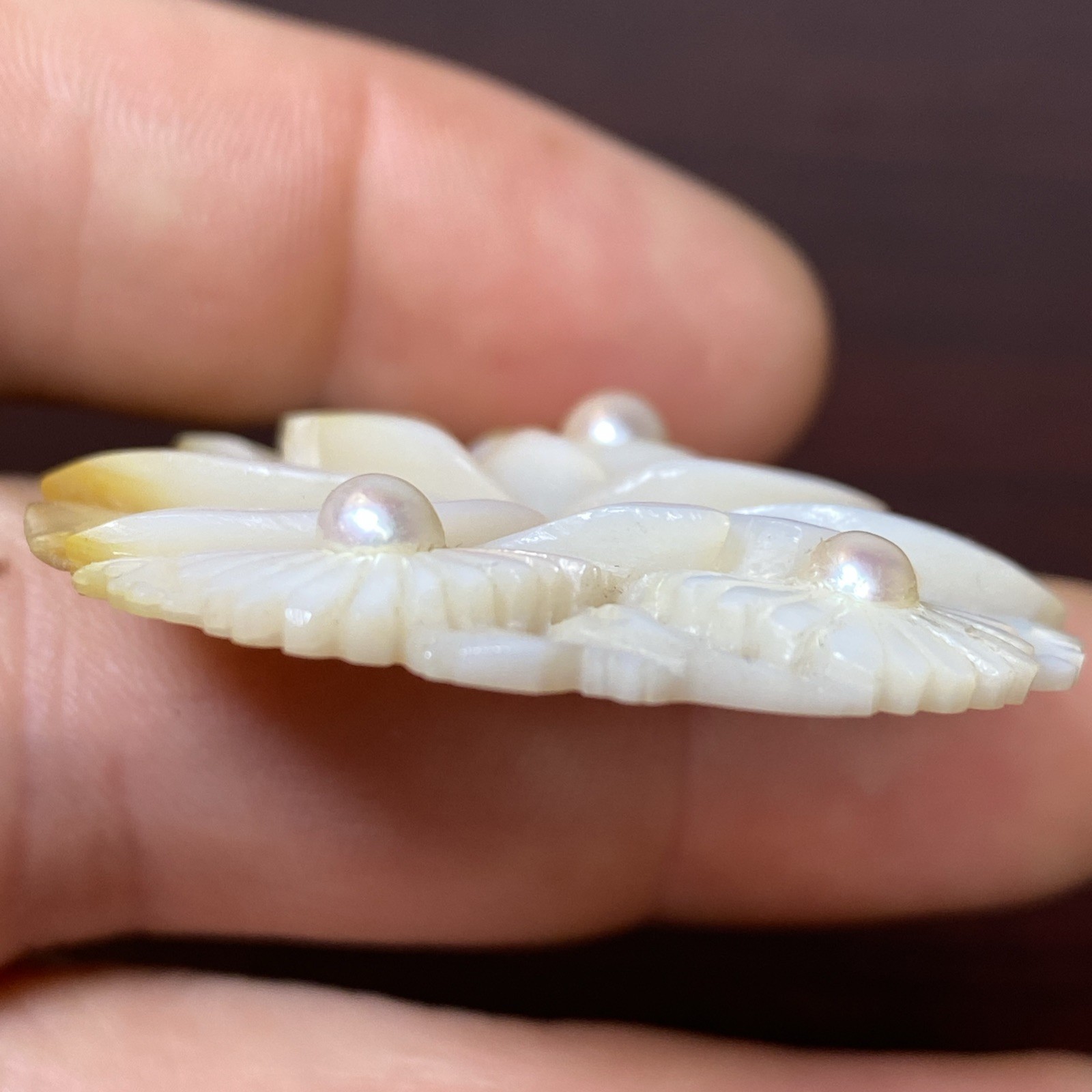Antique Iridescent Carved MOP Shell 3 Pearls Rose Daisies Flowers Floral Pendant