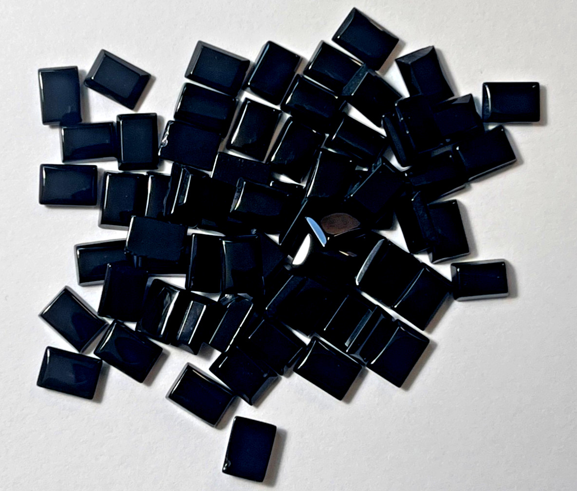 FIVE (5) PIECES BLACK ONYX 7X5 MM RECTANGLE FLAT AS PICTURED BELOW WHOLESALE!!!