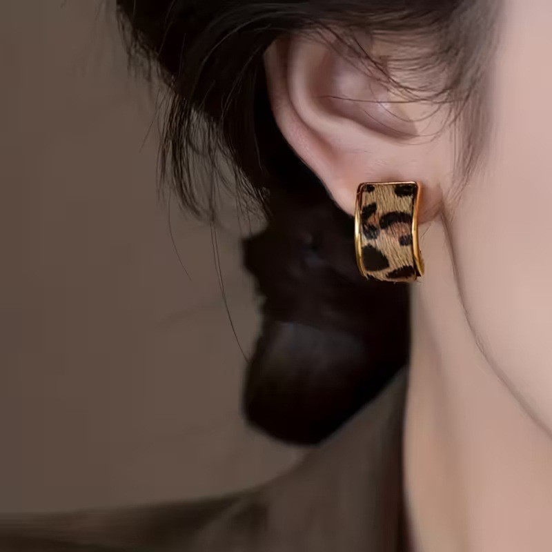 Leopard Print C Shape Earrings 2Pcs Women’s Gold Tone Fashion Jewelry