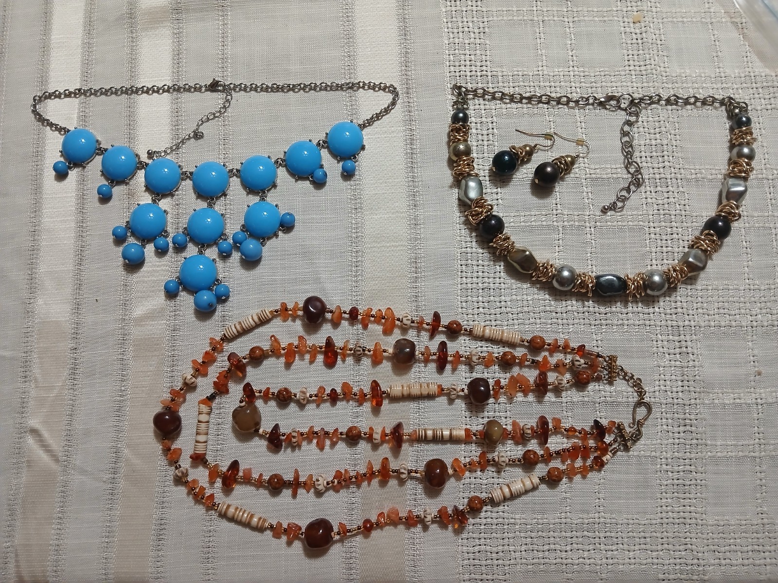 BEAUTIFUL CHARTER CLUB Purple & Blue LAYERED Gold Tone NECKLACE & EARRINGS SET