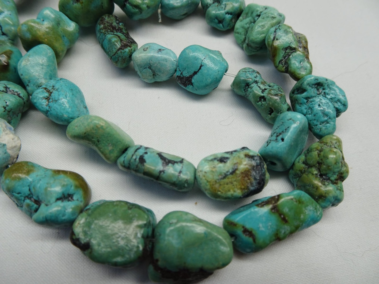 15 1/2″ Strand Turquoise Nugget Stone Beads 11-17mm Long A559 DNG