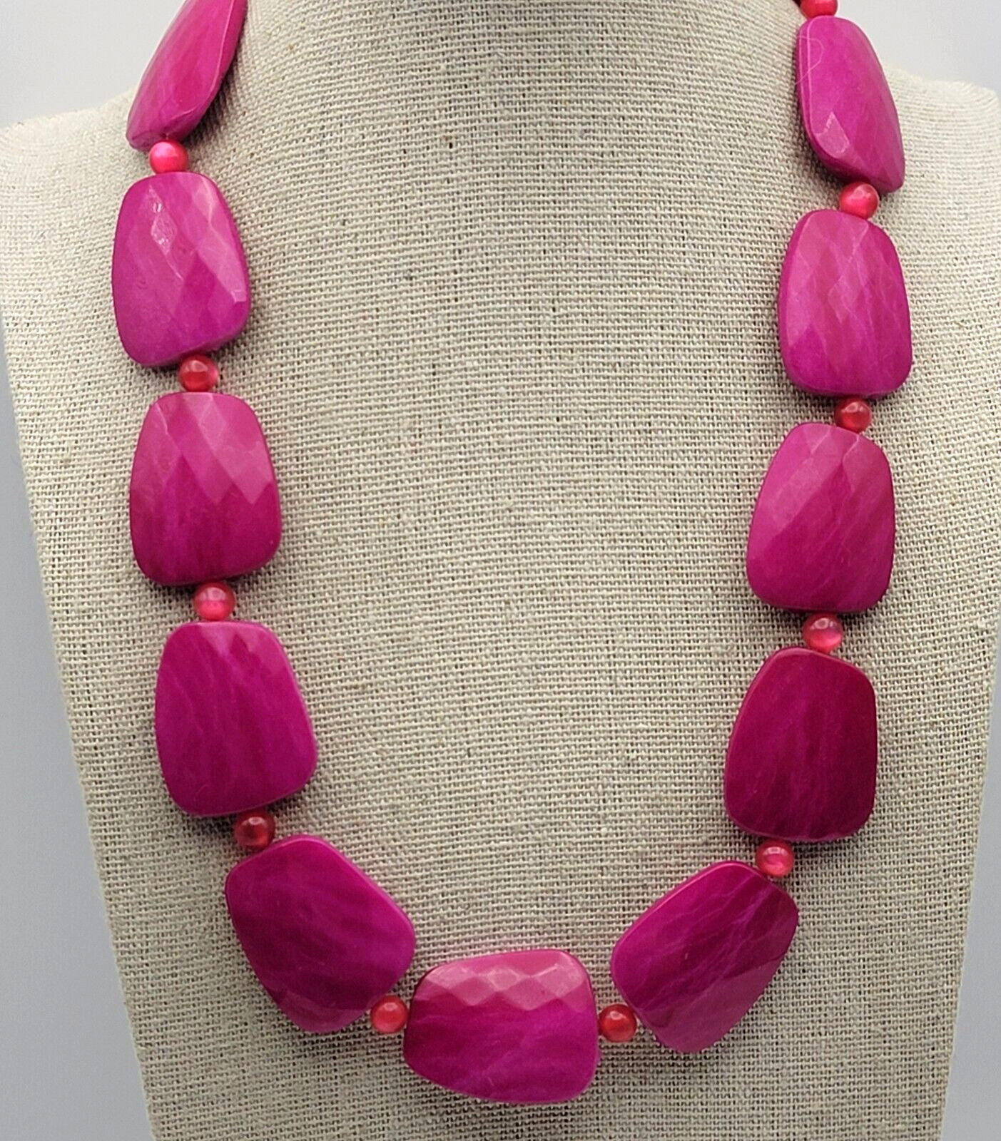 Pink Asymmetrical Flat Acrylic Bead Link Necklace 20.5 In Silver Tone Statement