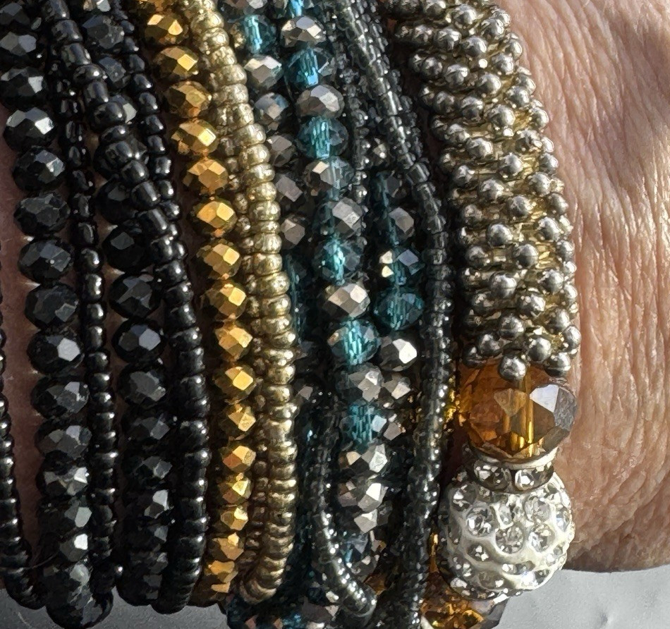 Set of 3 Beaded Bracelets Magnetic Rhinestone Clasp Multi-Strand Black Gold