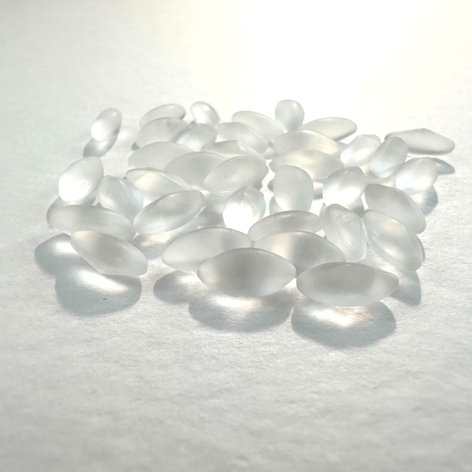 G77 Vintage glass navettes 10x5mm white matte cabochon top unfoiled (36)