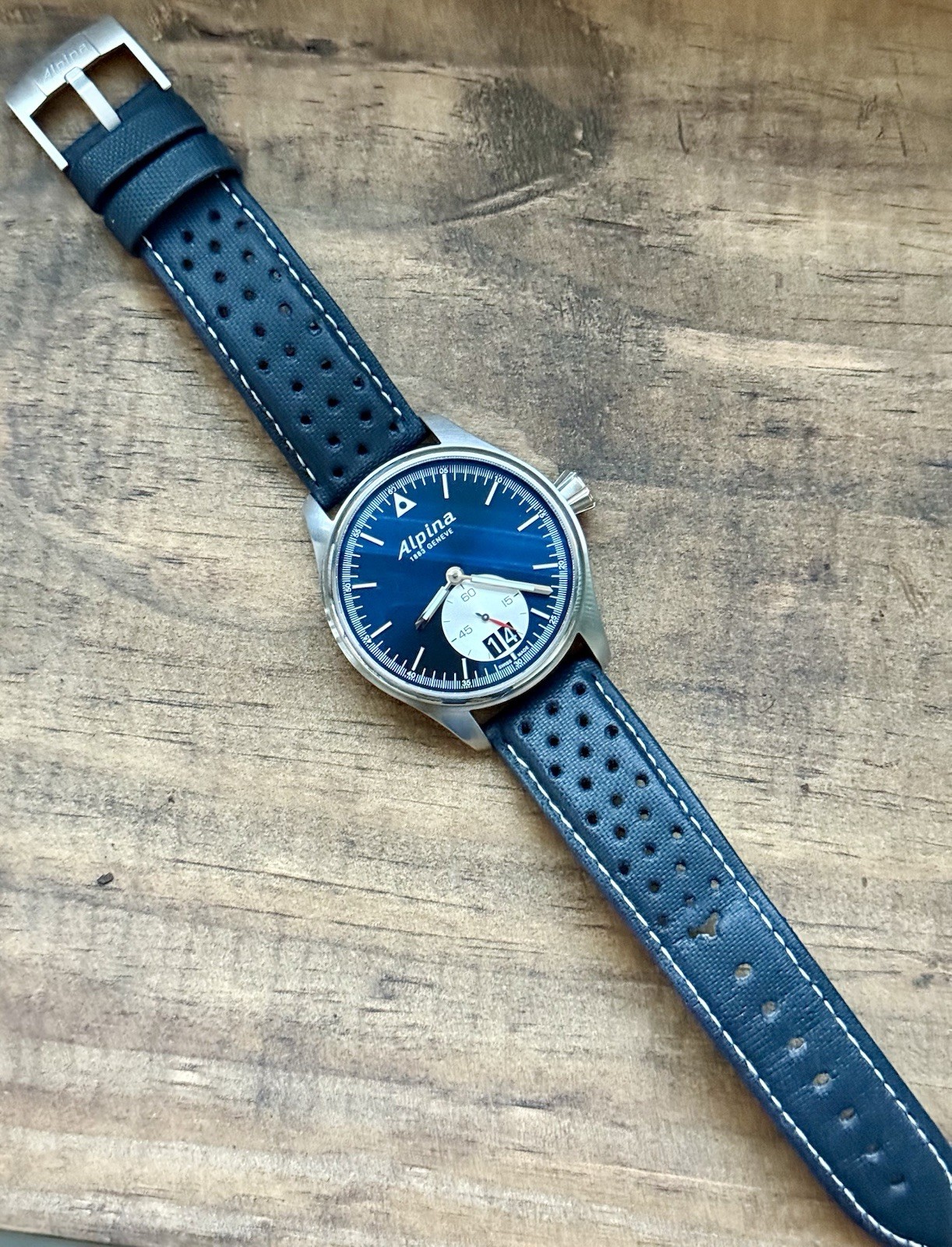 Alpina Startimer Pilot Big Date Quartz Blue Dial 44mm Watch Only AL280X4SP26