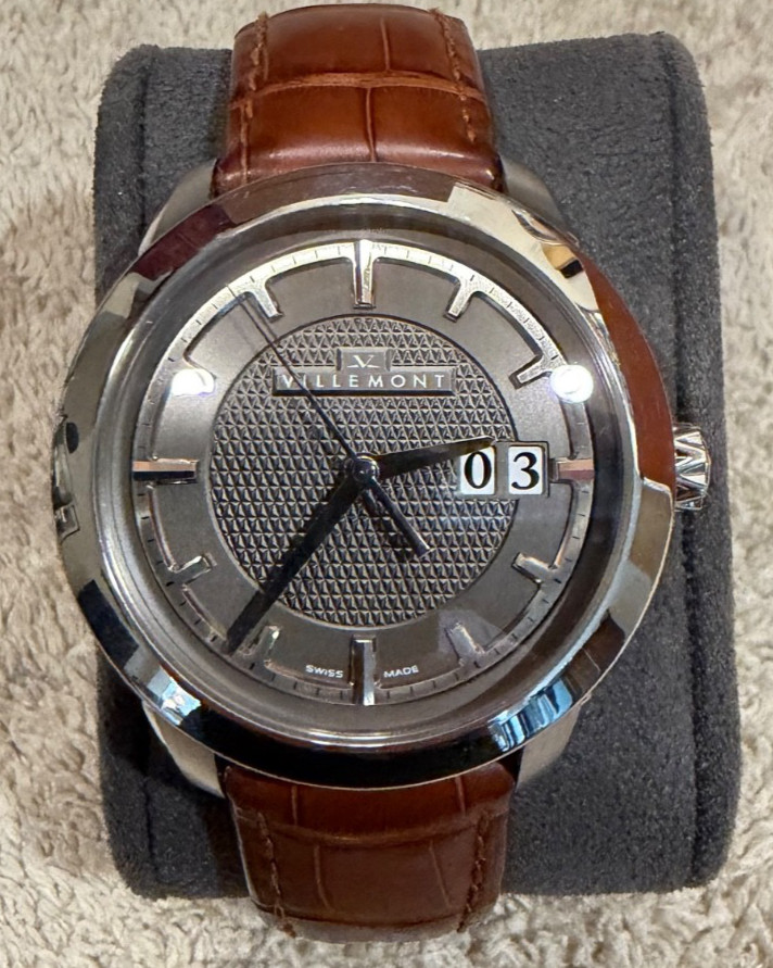 Villemont Aston R Big Date Stainless Steel Excellent Condition w Box & Papers