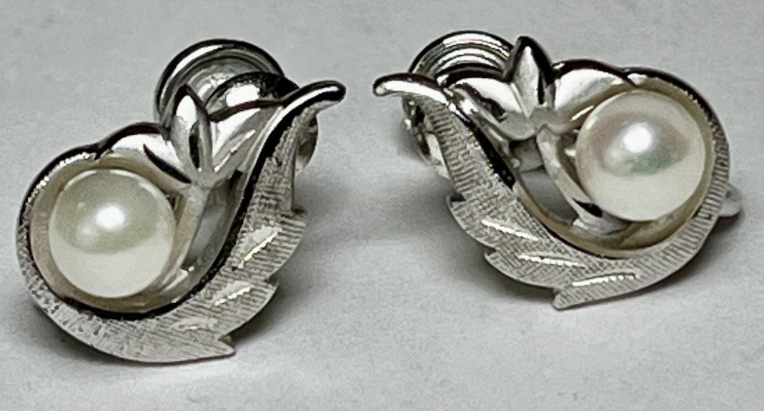 Vtg Real Pearl Sterling Silver 925 Angel Wing Screw Back Earrings 5mm Pearl 4.82