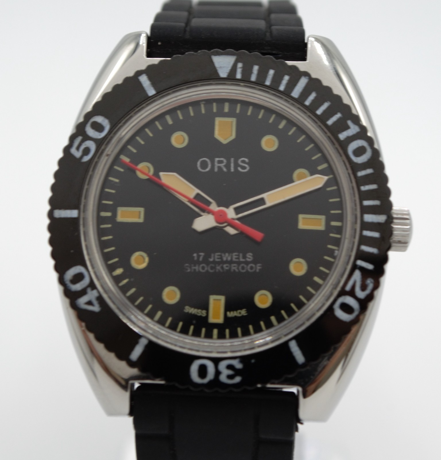 Vintage 1980s manual ORIS 38 mm Men’s Divers Watch 17 Jewels Swiss Made