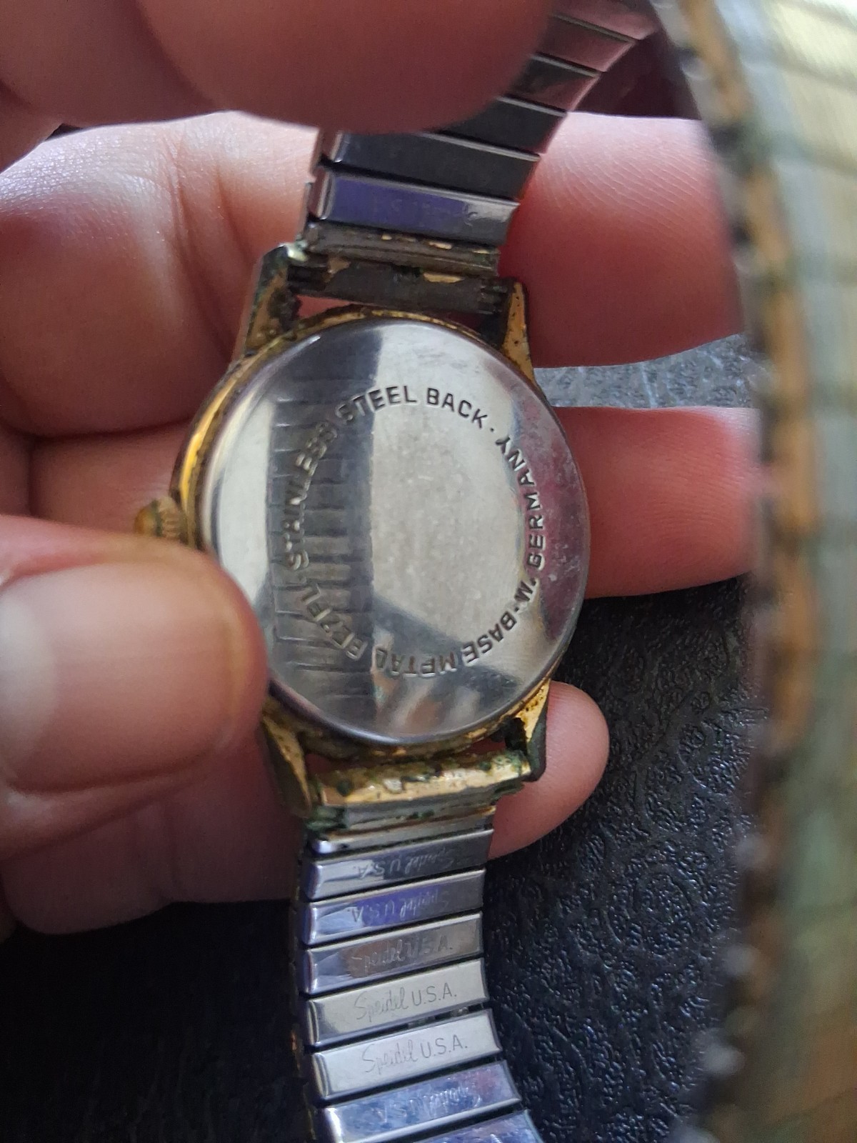 HELBROS INVINCIBLE 17 Jewels Hand Wind Watch Not Tested