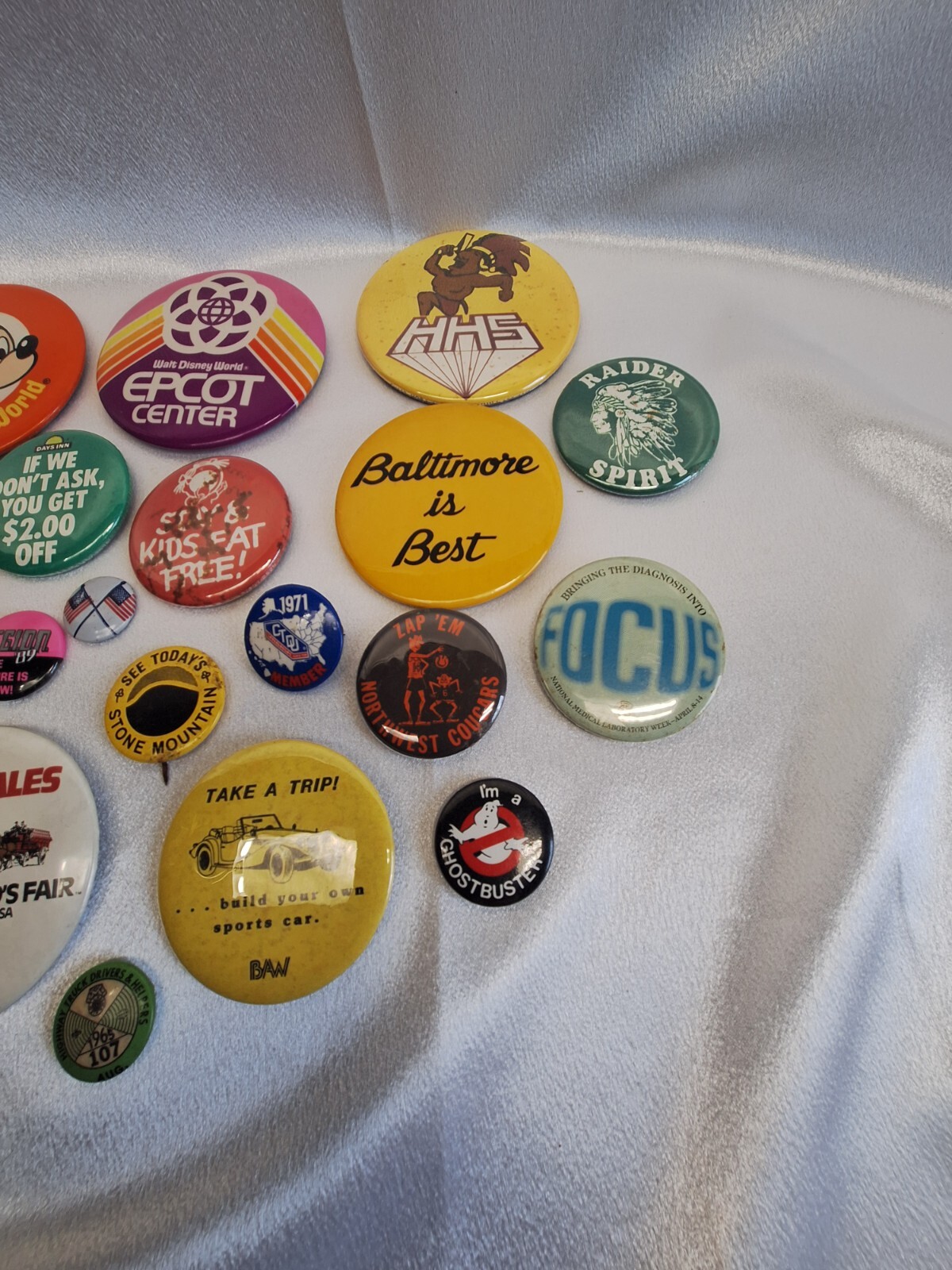 Eclectic Lot of Vintage 70’s Era and 80’s Disney Hotel and More Pinback Buttons