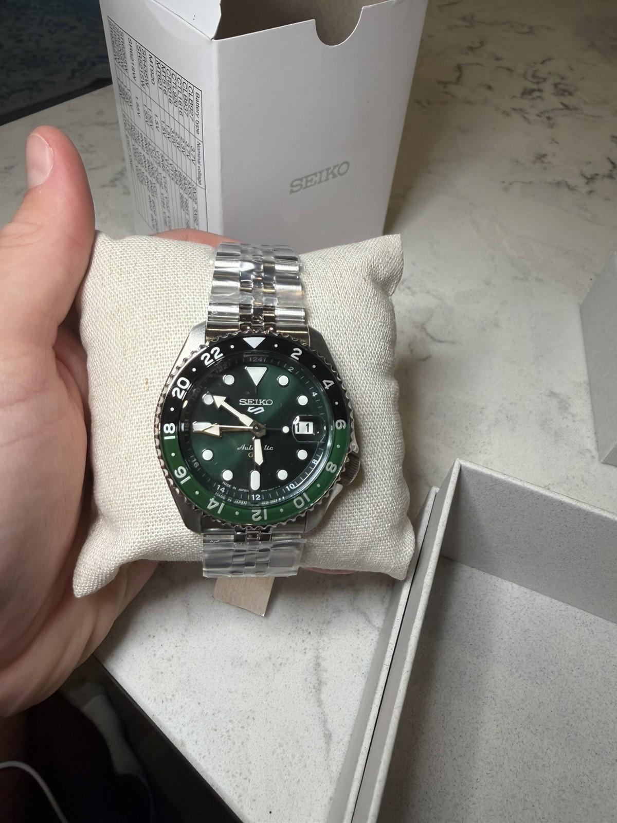 Unworn Seiko 5 GMT Automatic Watch Green Dial SSK035