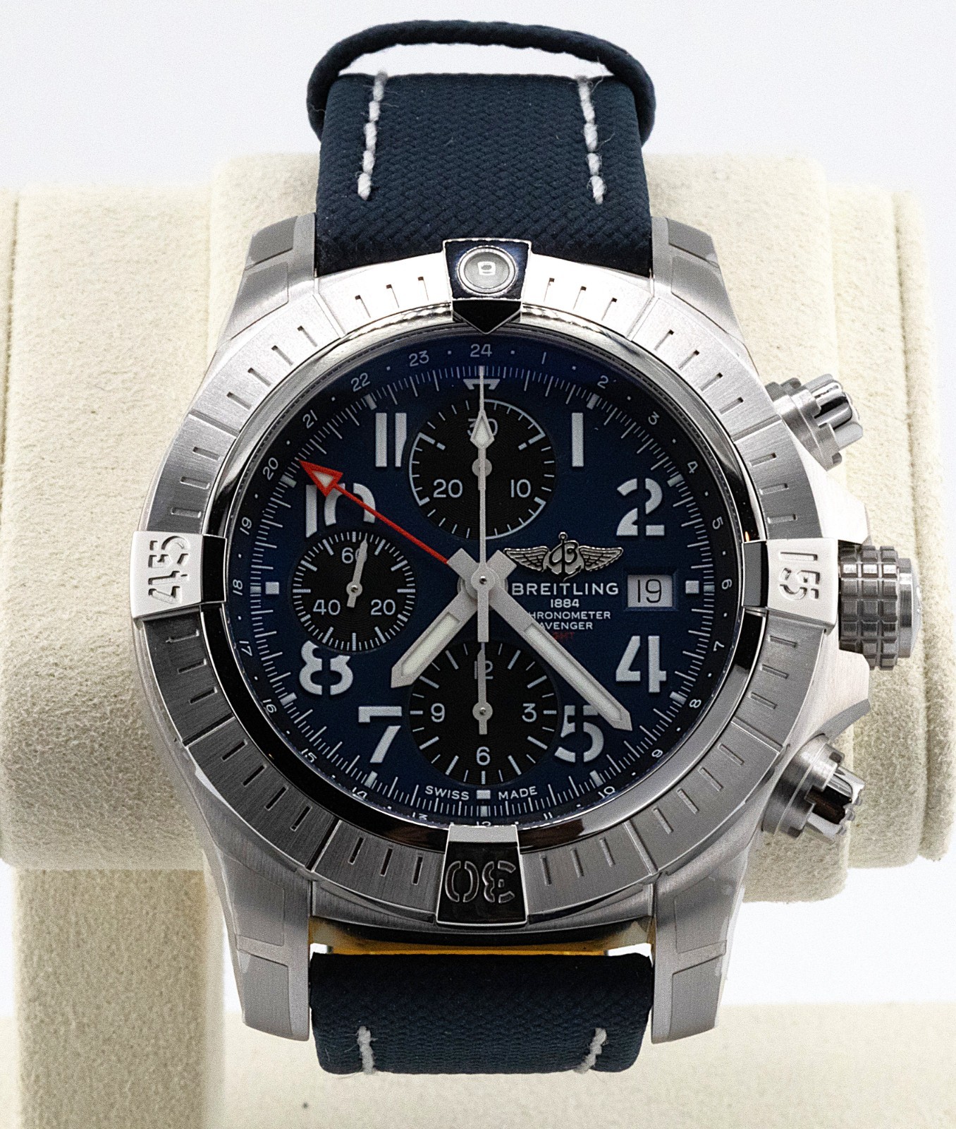 Breitling Avenger Chrono GMT 45mm A24315