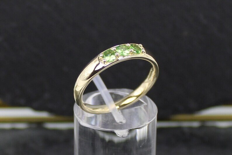 Tsavorite Gold Ring in 375 Yellow Gold, 9 Carat, Tsavo, Kenya