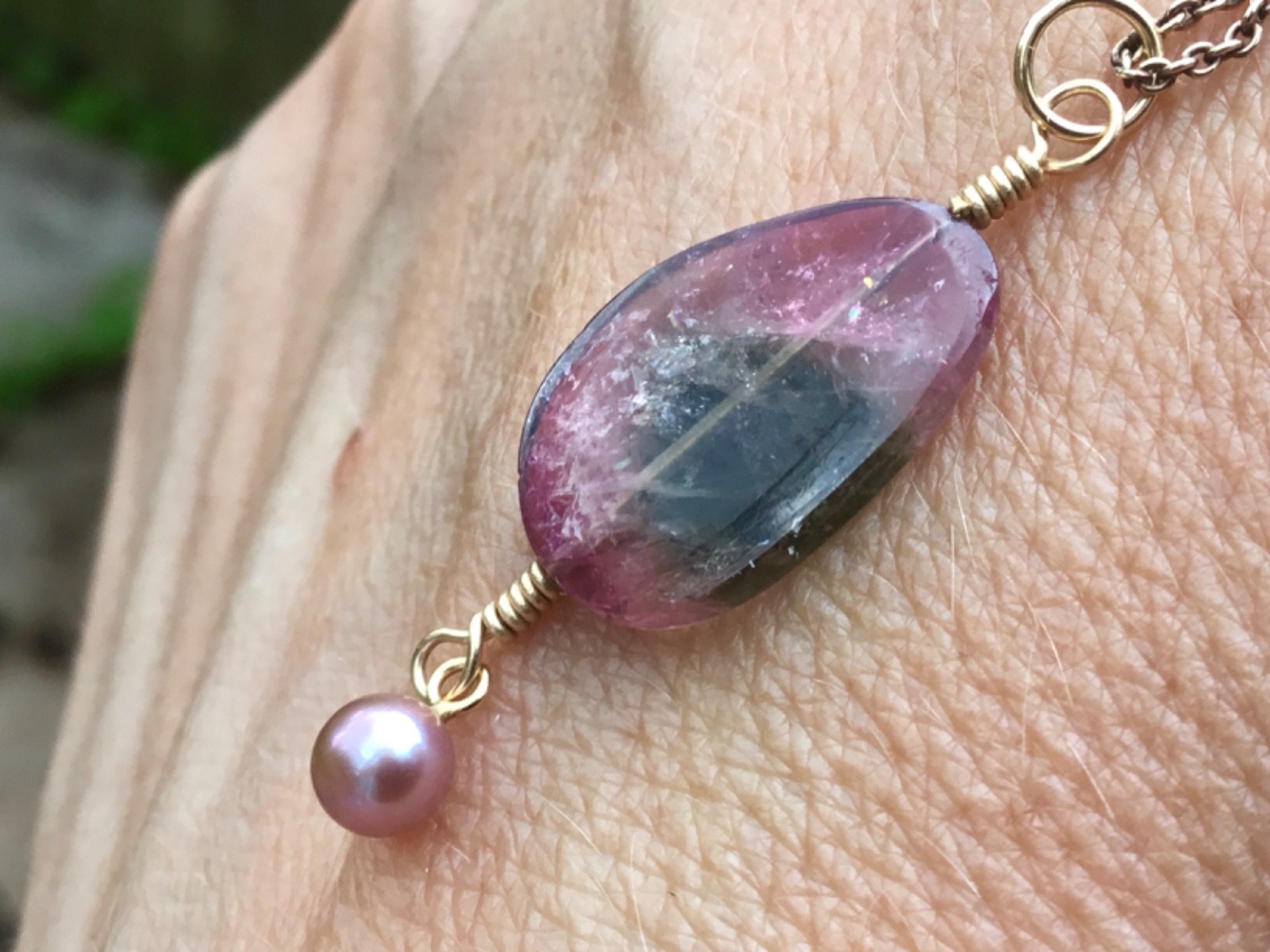 Solid 9ct gold tourmaline slice pendant 9k 375