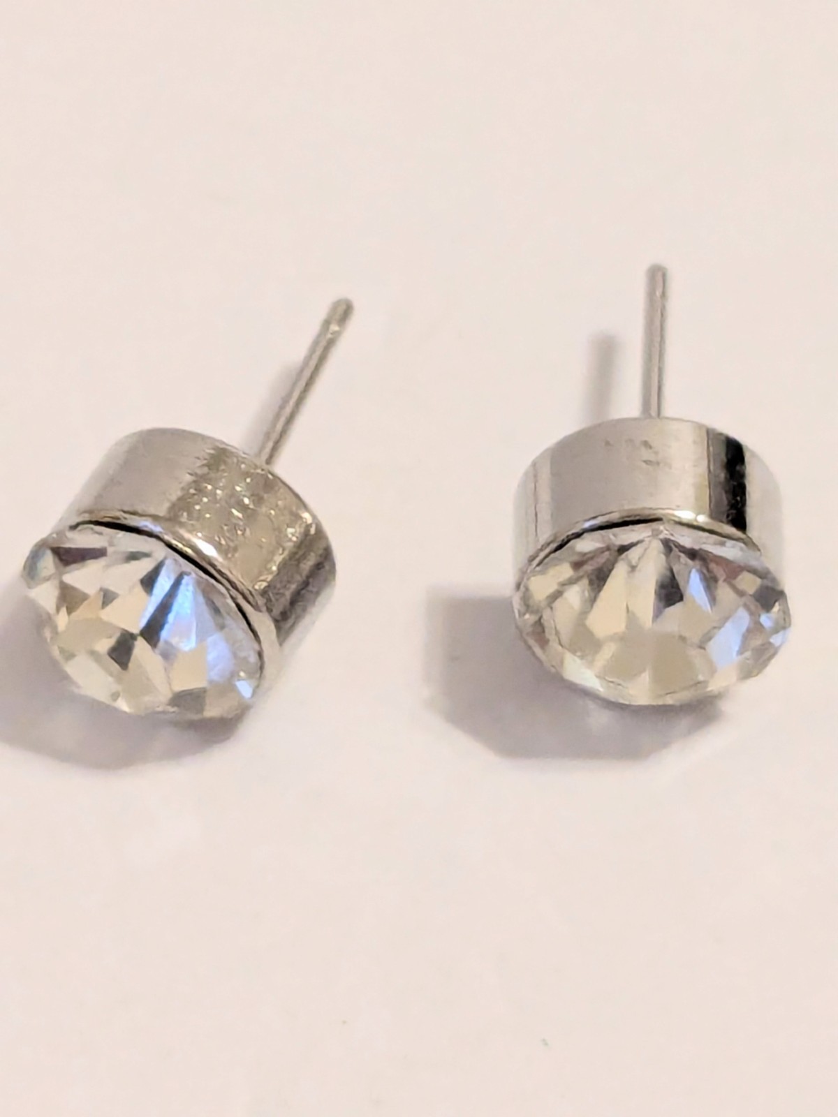 Silver Tone Faceted Glass Round Stud Earrings. Minimalist. Modern. 1/4″.