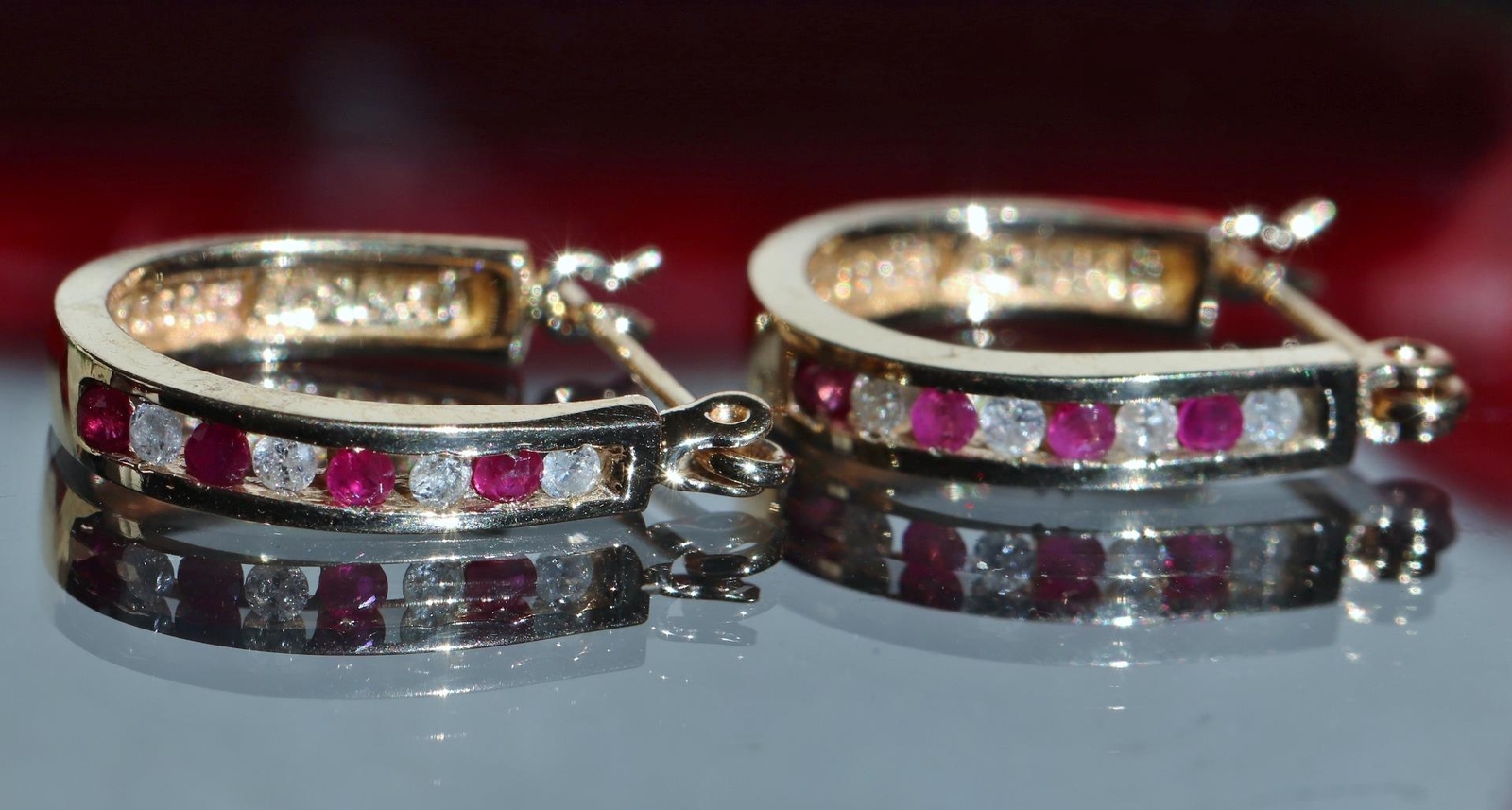 10k yellow gold earrings 0.27ct natural, treated ruby diamond hoop 2.20gr N3634