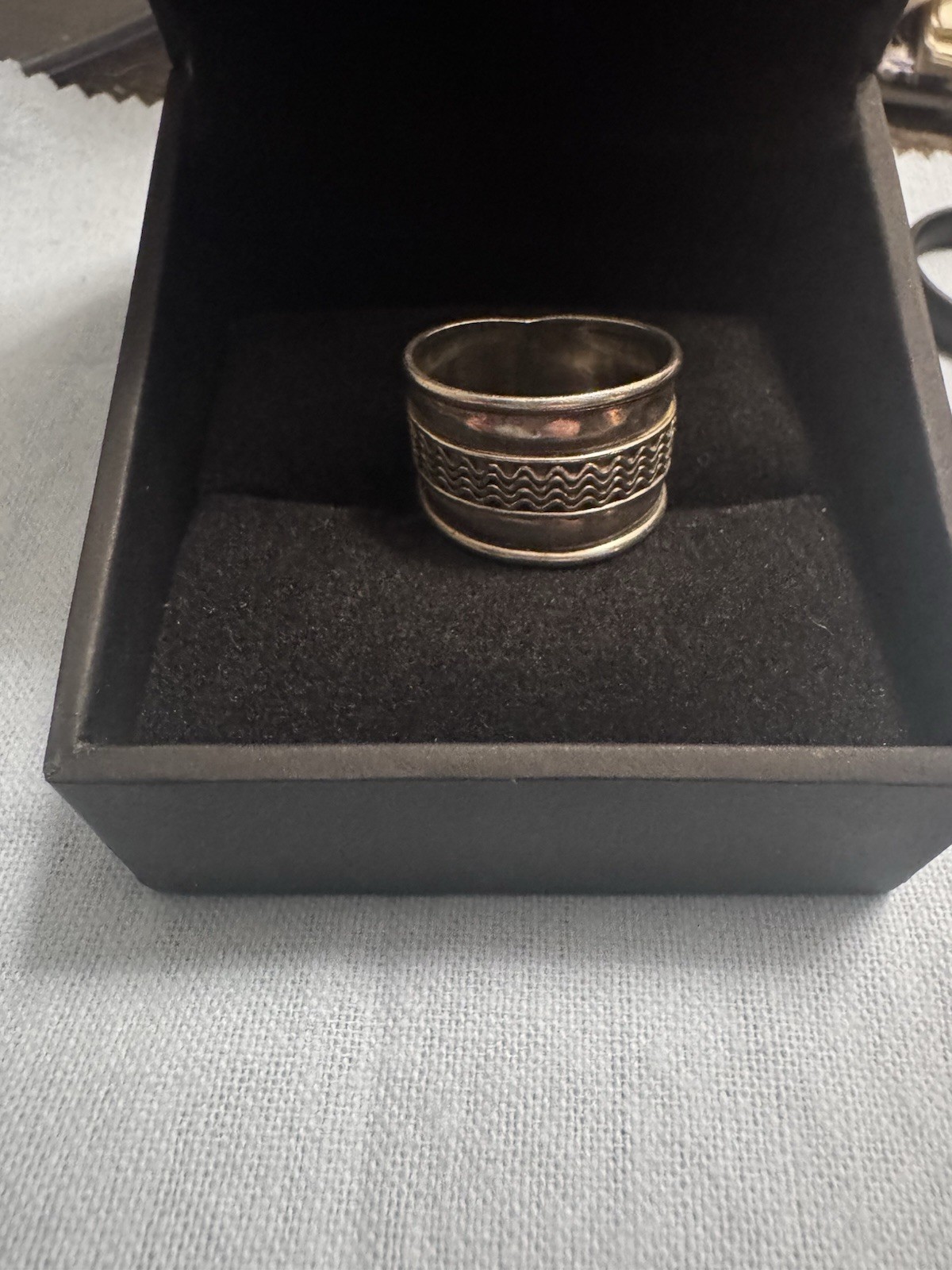 Vintage FAC 925 Sterling Silver Wide Band Ring Size 7 No Stone Zigzag Pattern