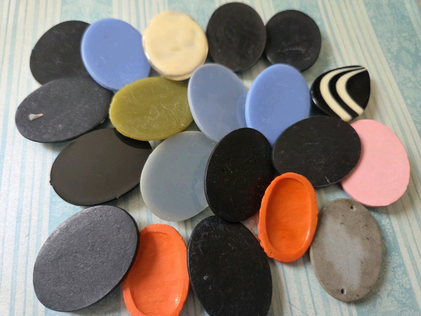 20 Vintage Asst Resin (couple glass) Cameos – DIY Jewelry Making Repair Craft